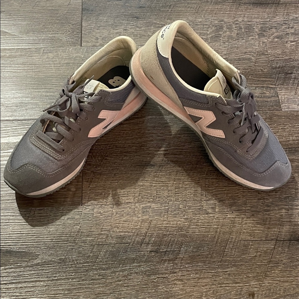 New Balance 620 sneakers